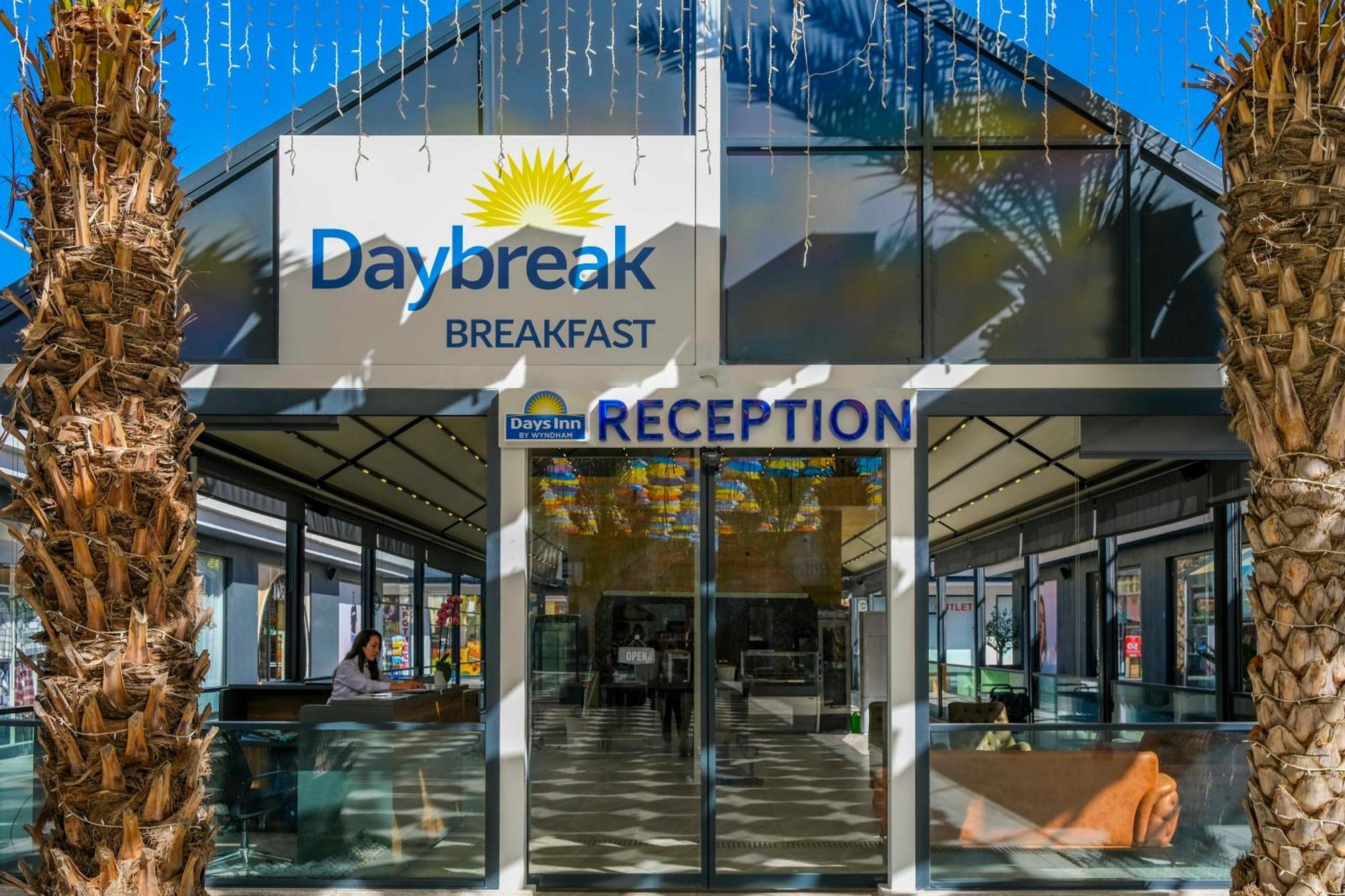 Days Inn By Wyndham Alanya Exterior photo